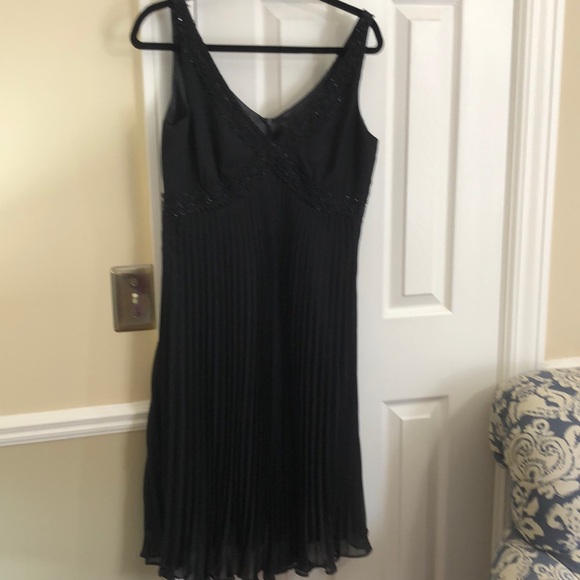 Black Studio-w dress - Size Small